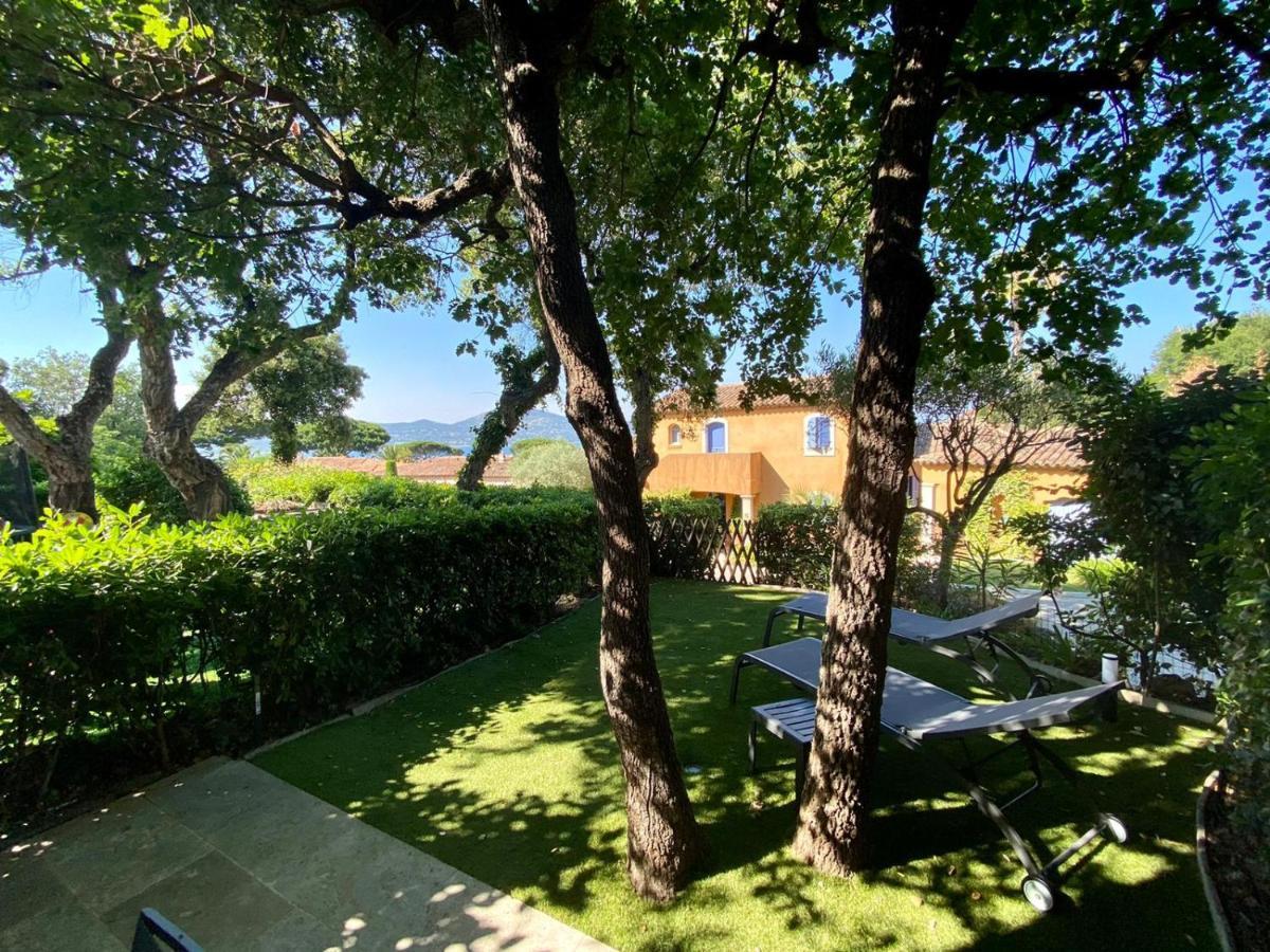 Vue Donnant Sur Le Golfe De St Tropez, 2 Chambres, 6 Pers, Piscine Commune Сasa de vacaciones *